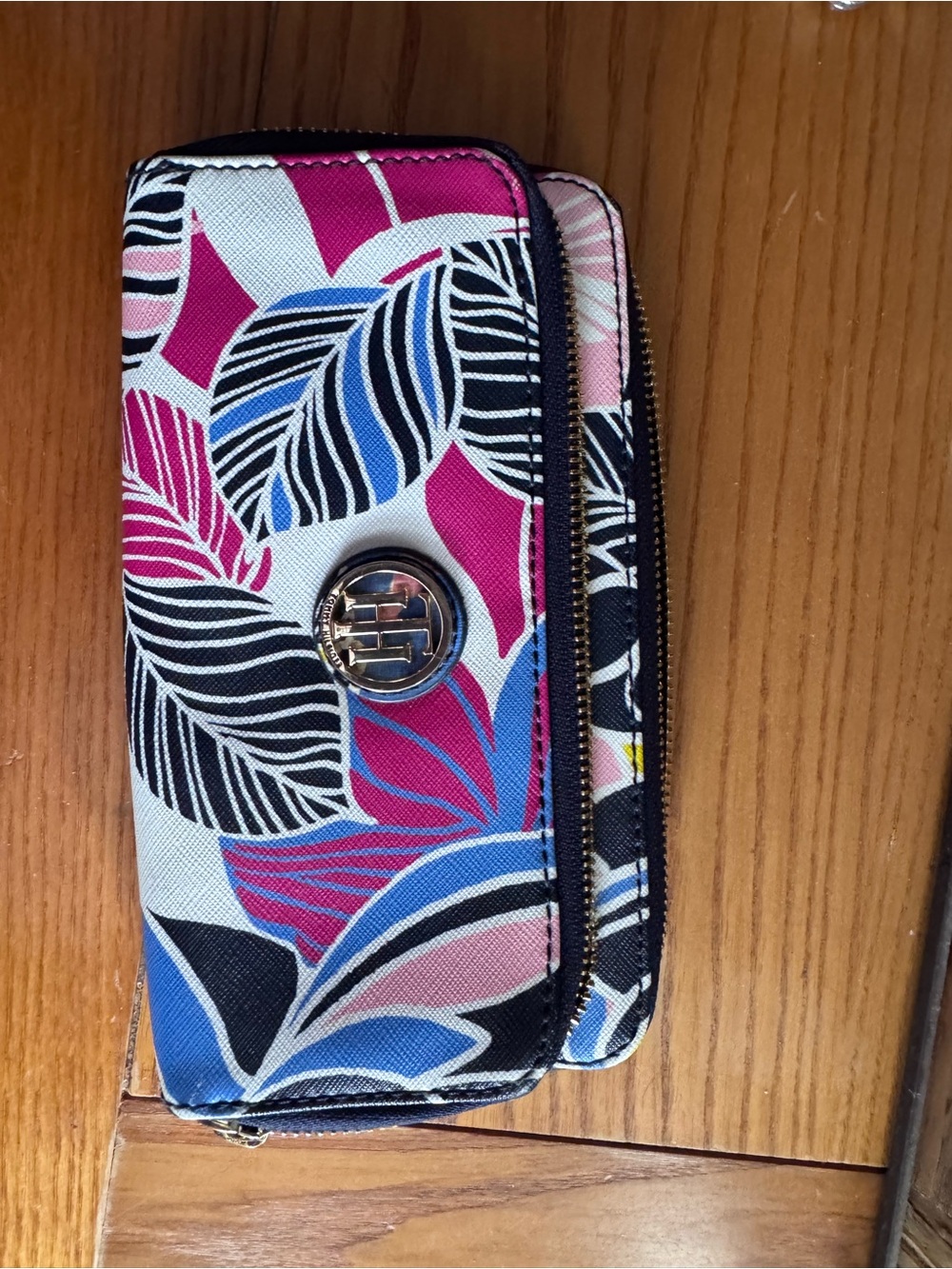 Tommy Hilfiger Floral Leaf Print Zip Wallet in Pink, Blue & Black